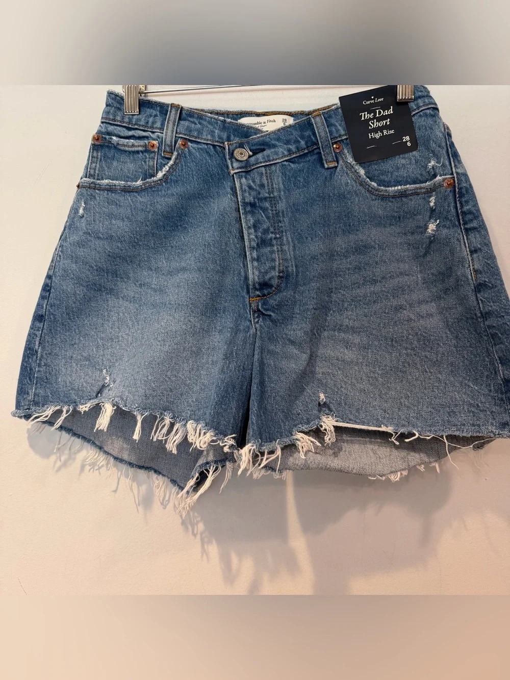 Abercrombie & Fitch The Dad Short High-Rise in Medium Blue
